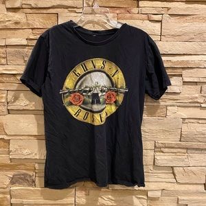 Guns N Roses Band Tee!